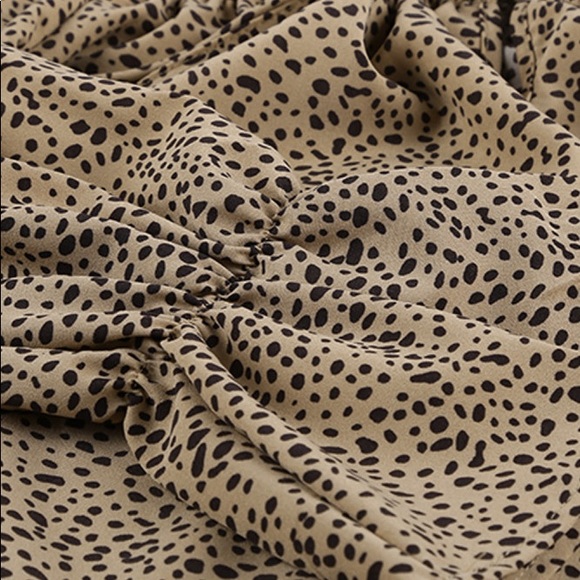 Cheetah long sleeved blouse! - Picture 3 of 4